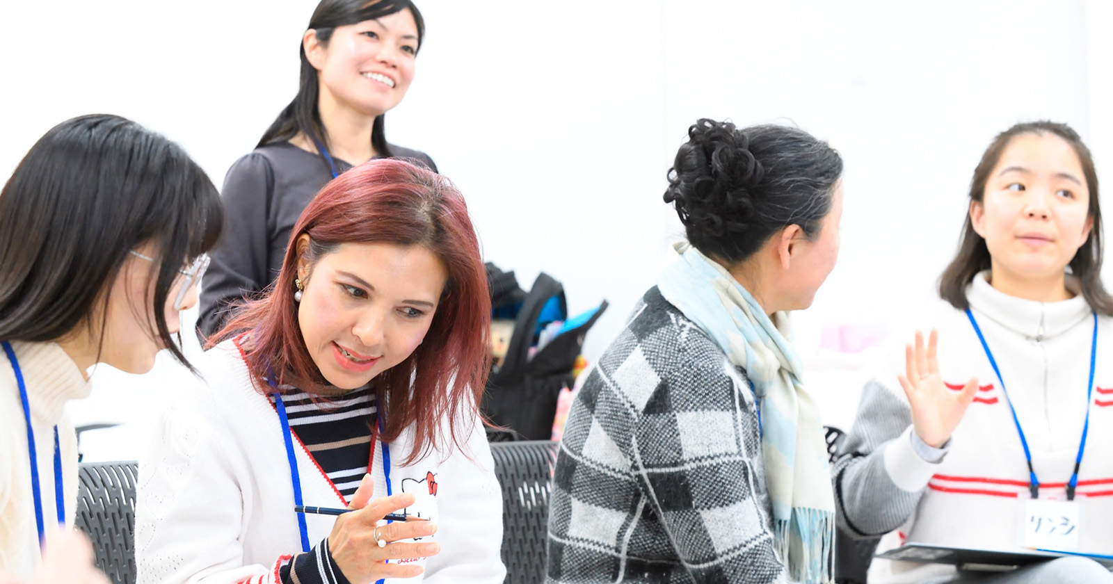 実際に日本語学校に通う外国人生徒をモデルにした、授業のロールプレイ